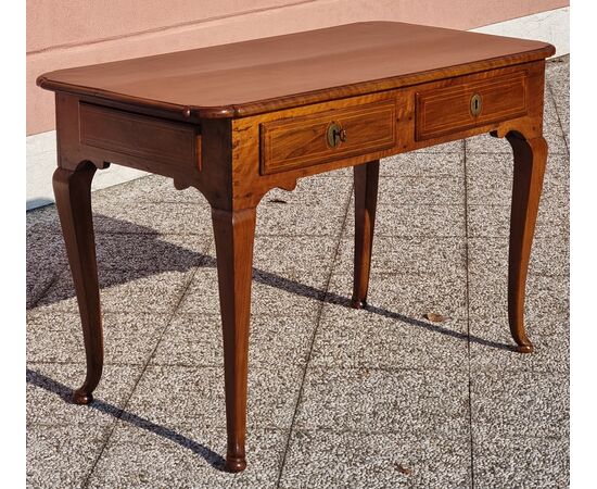 Piedmontese small table / desk in solid walnut, 18th century