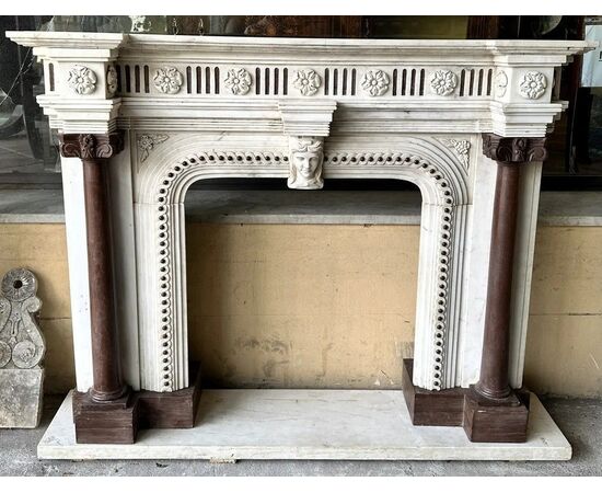 
Camino in marmo policromo di fine XIX secolo