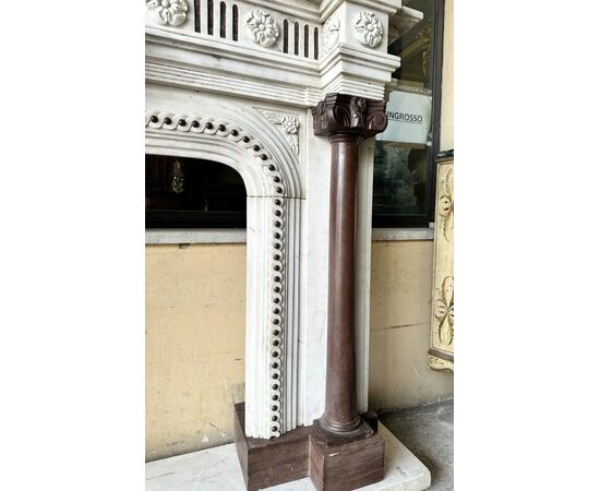 
Camino in marmo policromo di fine XIX secolo