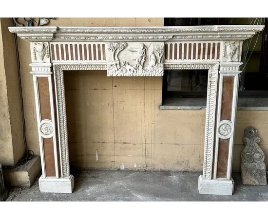 
Camino neoclassico in marmi policromi, Italia fine XIX secolo