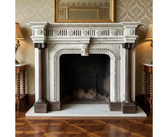 
Camino in marmo policromo di fine XIX secolo
