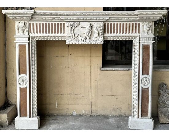 
Camino neoclassico in marmi policromi, Italia fine XIX secolo