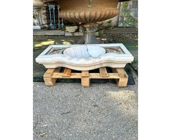 
Lavabo in marmo con intarsi di pietre dure, XX secolo