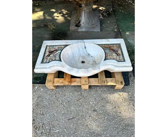 
Lavabo in marmo con intarsi di pietre dure, XX secolo