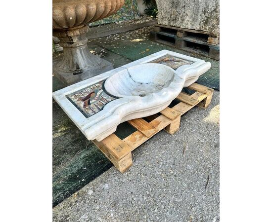 
Lavabo in marmo con intarsi di pietre dure, XX secolo