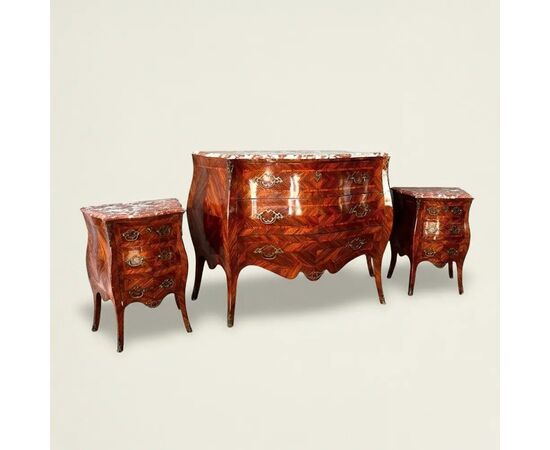 
Cassettone e Comodini in Legno di Ebano del XIX Secolo