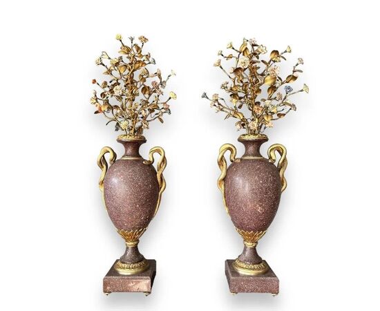
Coppia di Vasi in Porfido e Bronzo Dorato, XIX secolo