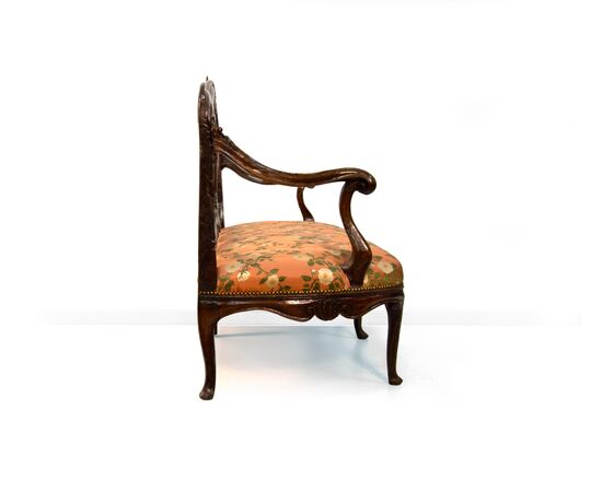 Walnut sofa, Veneto, 18th century