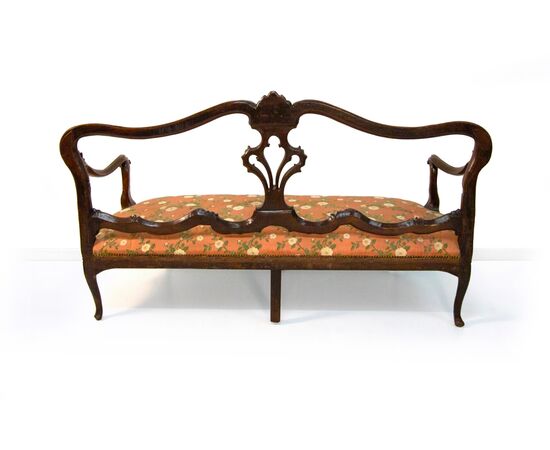 Walnut sofa, Veneto, 18th century