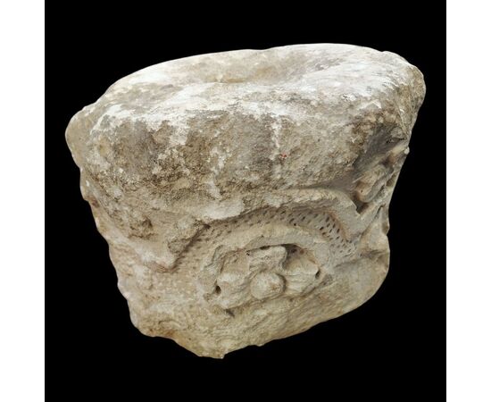 Bel capitello romanico lombardo in pietra