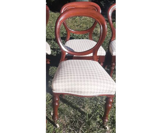 Gruppo di sei sedie in mogano 2 + 4