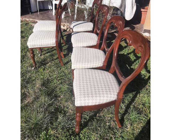 Gruppo di sei sedie in mogano 2 + 4