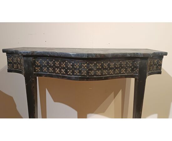 PAIR OF NEOCLASSICAL STYLE CONSOLES, LATE 19TH CENTURY