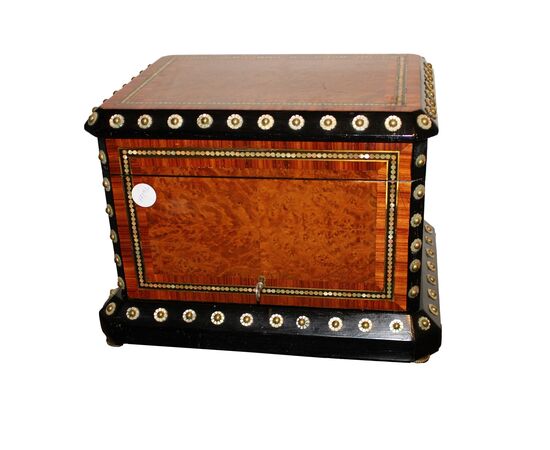 Scatola porta liquori in radica di maples e madreperla - XIX secolo