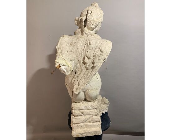 Coppia di sculture in scagliola - Sirene alate bicaudate. Italia, XVII secolo.