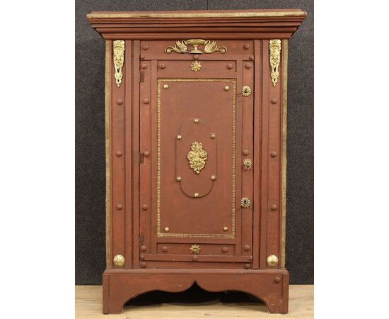 Italian cabinet &quot;pretend safe&quot; in painted wood