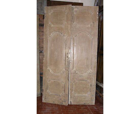 ptl404 two double doors lacquered vintage &#39;700, 220 x 122 cm width.