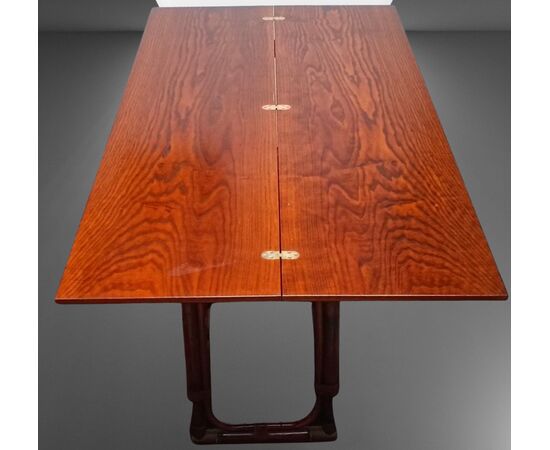 Tavolo design in palissandro anni ’80 mod. T5 di Tito Agnoli per Bonacina