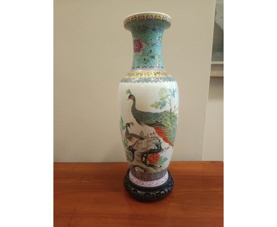 Vaso cinese in porcellana policroma