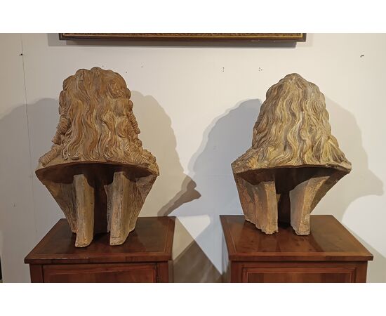 COPPIA DI BUSTI IN TERRACOTTA PRIMI DEL XVIII SECOLO