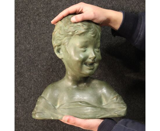 Scultura in terracotta dipinta tinta bronzo busto di bambino
