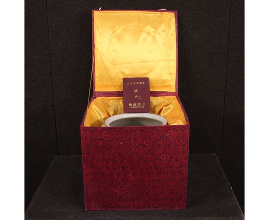 Chinese vase in painted ceramic with flowers and animals