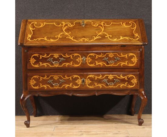 Great Italian inlaid bureau from the 20s