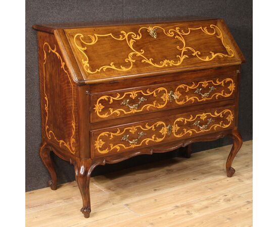 Great Italian inlaid bureau from the 20s