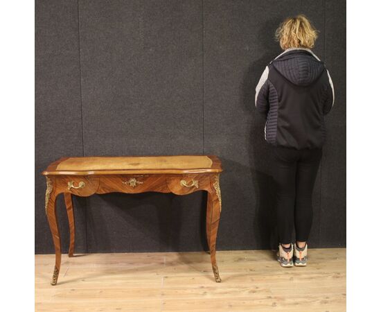 Scrivania francese in stile Luigi XV del XX secolo