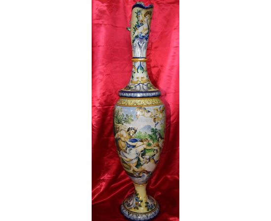 Anfora in maiolica dipinta e decorata scena mitologica - Napoli? - '800