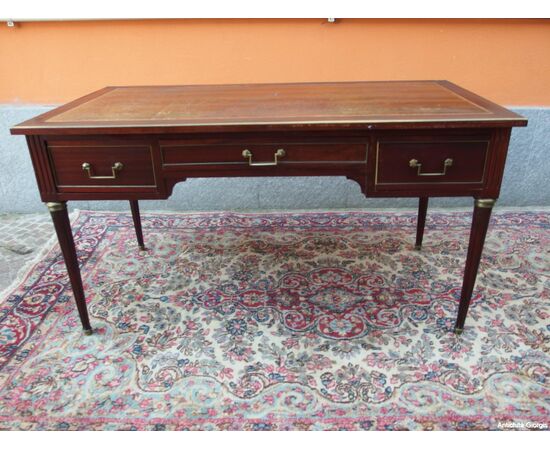 SCRITTOIO DA CENTRO IN MOGANO E POLTRONA EPOCA FINE 800