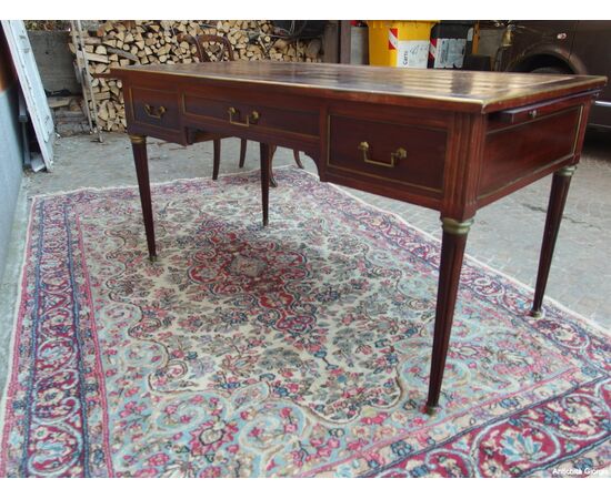 SCRITTOIO DA CENTRO IN MOGANO E POLTRONA EPOCA FINE 800