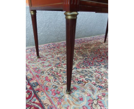 SCRITTOIO DA CENTRO IN MOGANO E POLTRONA EPOCA FINE 800