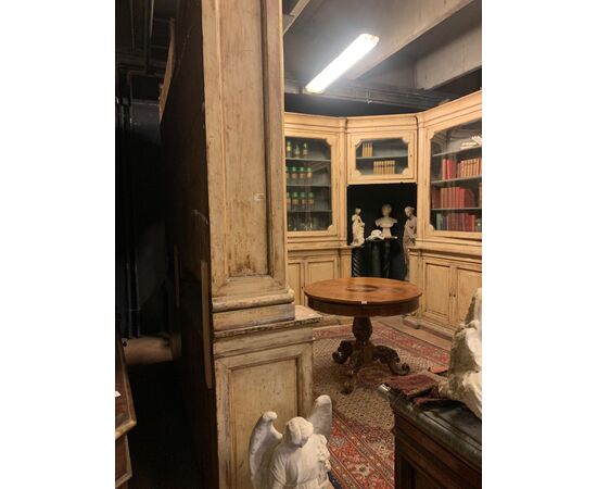 LIB013 - Farmacia in tre corpi, epoca primi '800, misure cm L 370 x L 370 x H 278