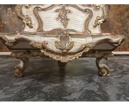 Leggio laccato e dorato drl '700