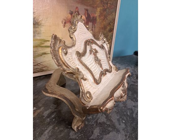 Leggio laccato e dorato drl '700