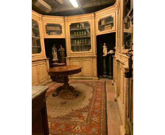 LIB013 - Farmacia in tre corpi, epoca primi '800, misure cm L 370 x L 370 x H 278