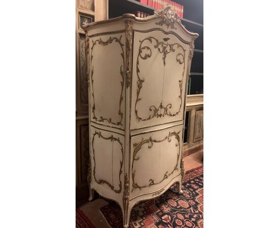 ARM259 - Mobile con ribalta e fregi dorati, epoca '700, misure cm L 90 x H 180 x P 65