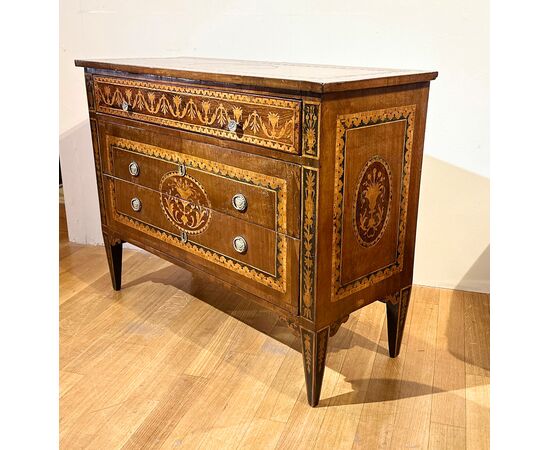 Neoclassical inlaid chest of drawers from the late 18th century