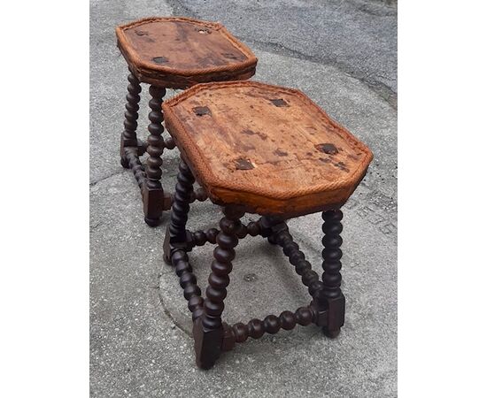 Coppia di sgabelli antichi