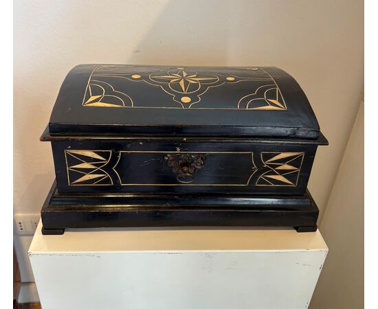 Scatola con inserti in osso , Italia Settentrionale , fine 500 inizio 600