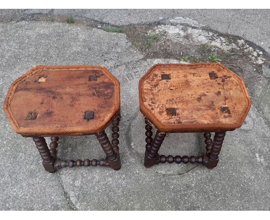 Coppia di sgabelli antichi