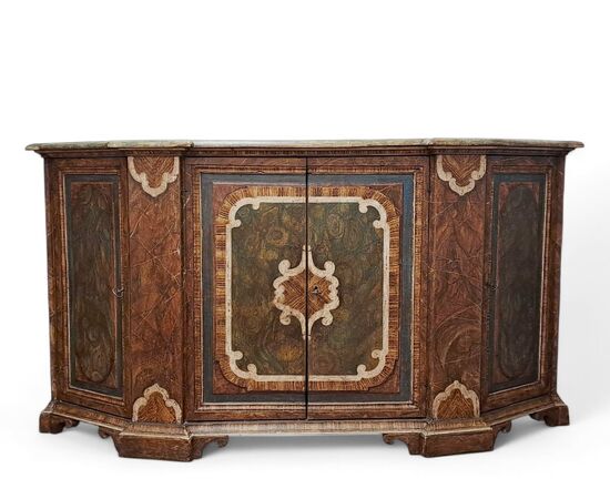 GRANDE CREDENZA SCANTONATA LACCATA - VENETO - XVIII SEC.