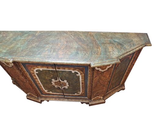 GRANDE CREDENZA SCANTONATA LACCATA - VENETO - XVIII SEC.