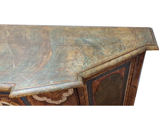 GRANDE CREDENZA SCANTONATA LACCATA - VENETO - XVIII SEC.