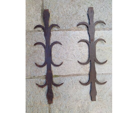 Pair of Lombard "pelagatti", 16th century