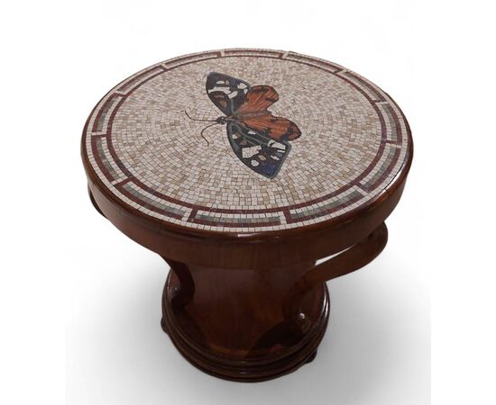Tavolino rotondo con piano in mosaico