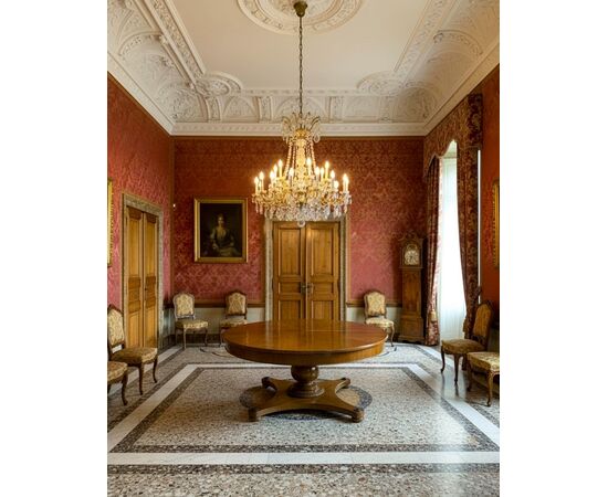 Tavolo tondo in noce Impero 1840 alta qualità