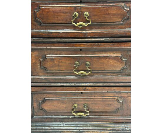 Three-drawer chest. Emilia 17th century