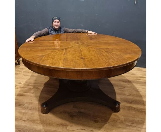 Tavolo tondo in noce Impero 1840 alta qualità